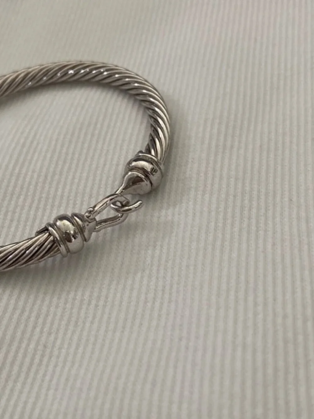 David Yurman Twisted Silver Bracelet 5mm - Picture 4 of 7